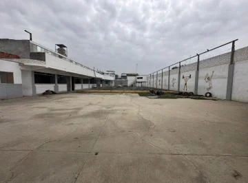 En Venta Local Comercial en El Centro de Huaral 1323 m²