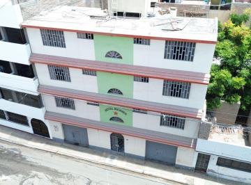 Local Comercial de 4 Pisos en Pleno Centro de Ica