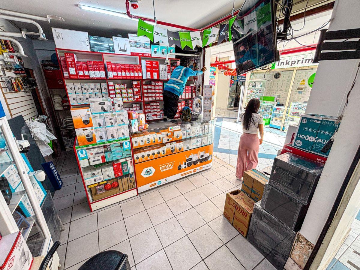 Vendo Local Comercial de 25 m², Estratégicamente Ubicado Dentro de La Galería San Lázaro