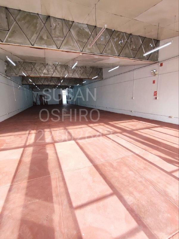 Venta de Local Comercial 4 Ambientes, en Jirón de La Unión.