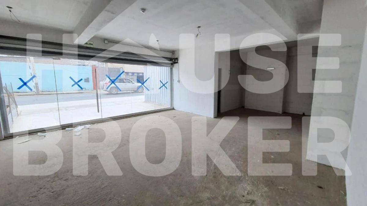 Local Comercial 184 m² en Av Venezuela (Edificio de 20 Pisos)