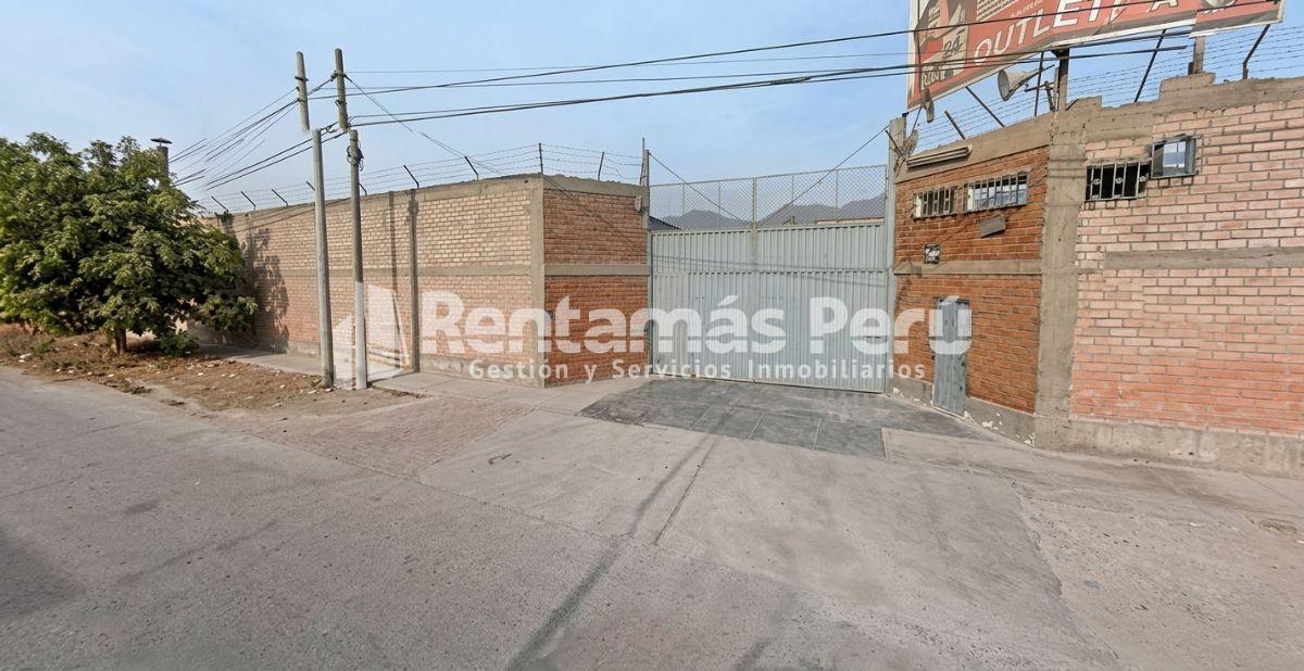 Local Comercial en Venta con Doble Frente de 20, 250 m² - Los Olivos
