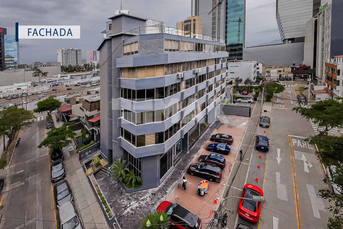 Local Comercial en Esquina y Primer Piso Ubicado en El Centro Financiero de San Isidro