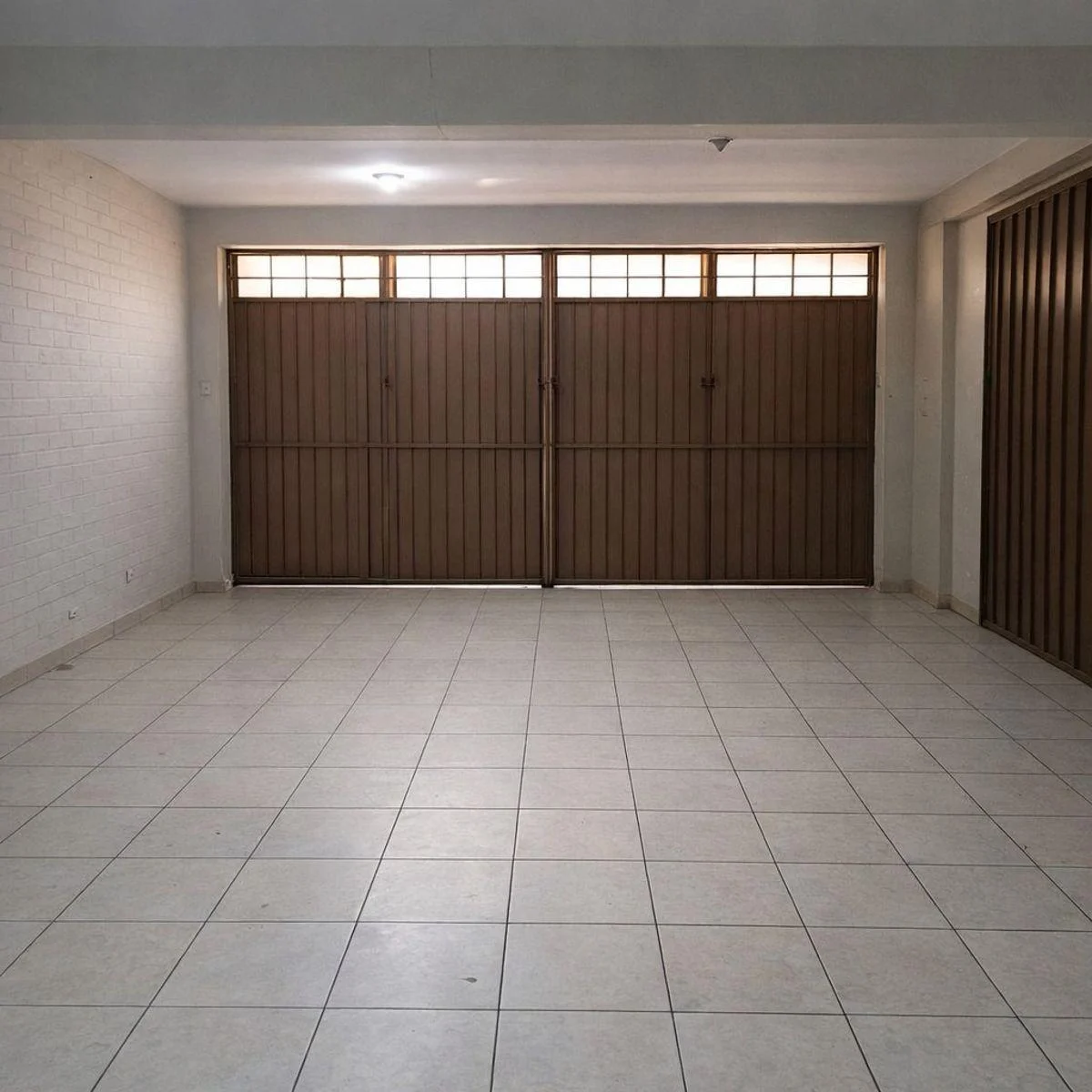Vendo Local Comercial en Primer Piso de 105 m² en La Fragata Sjl