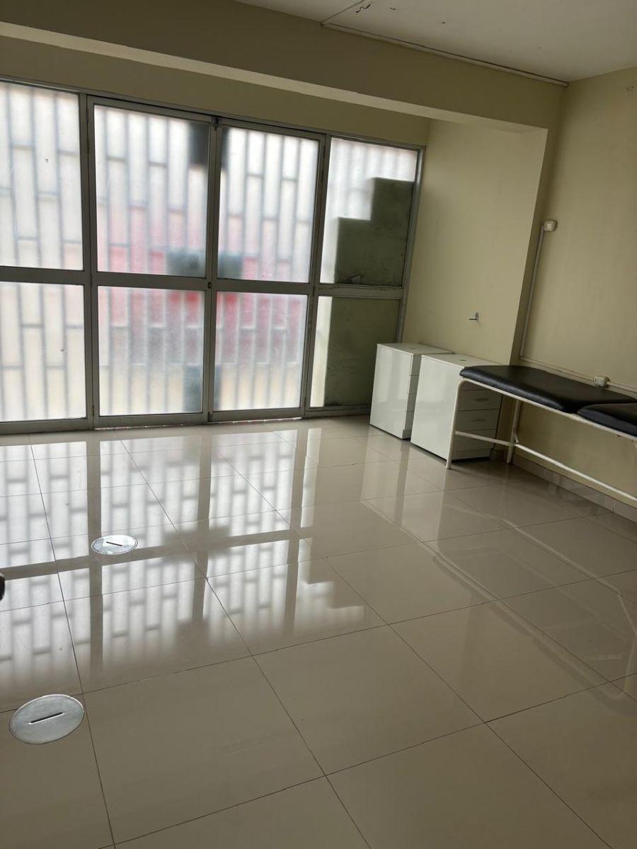 Excelente Oportunidad de Inversión! Se Vende Amplio Local Comercial de 194 m² en Primer Piso