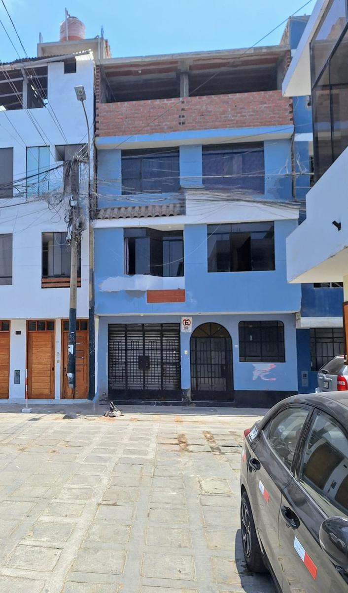 Vendo Local Comercial - Casa 3 Pisos