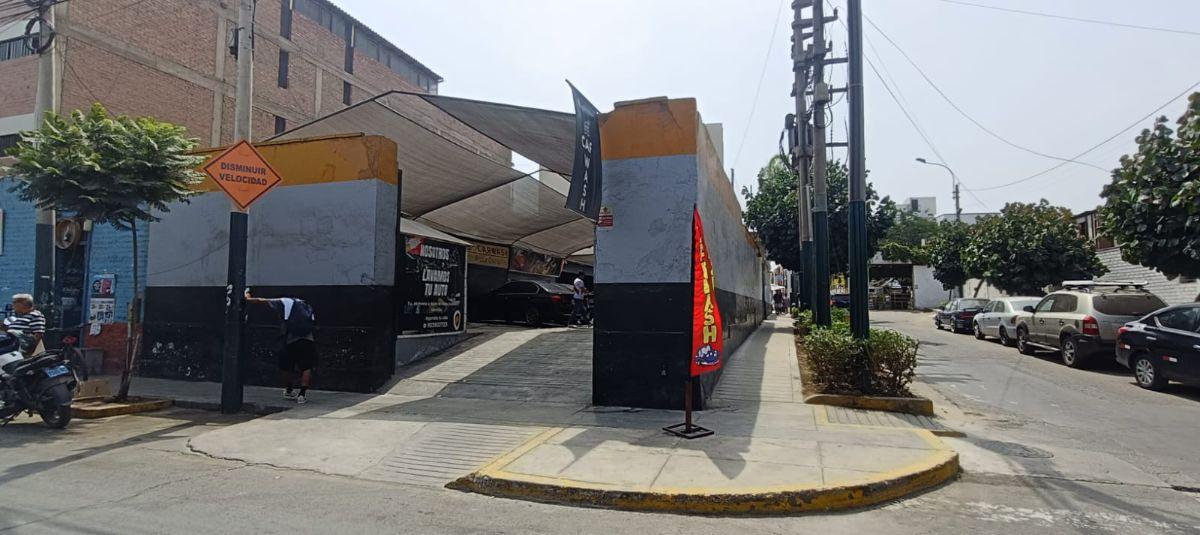 Se Vende Local Comercial de 584 m² en Esquina - Surco