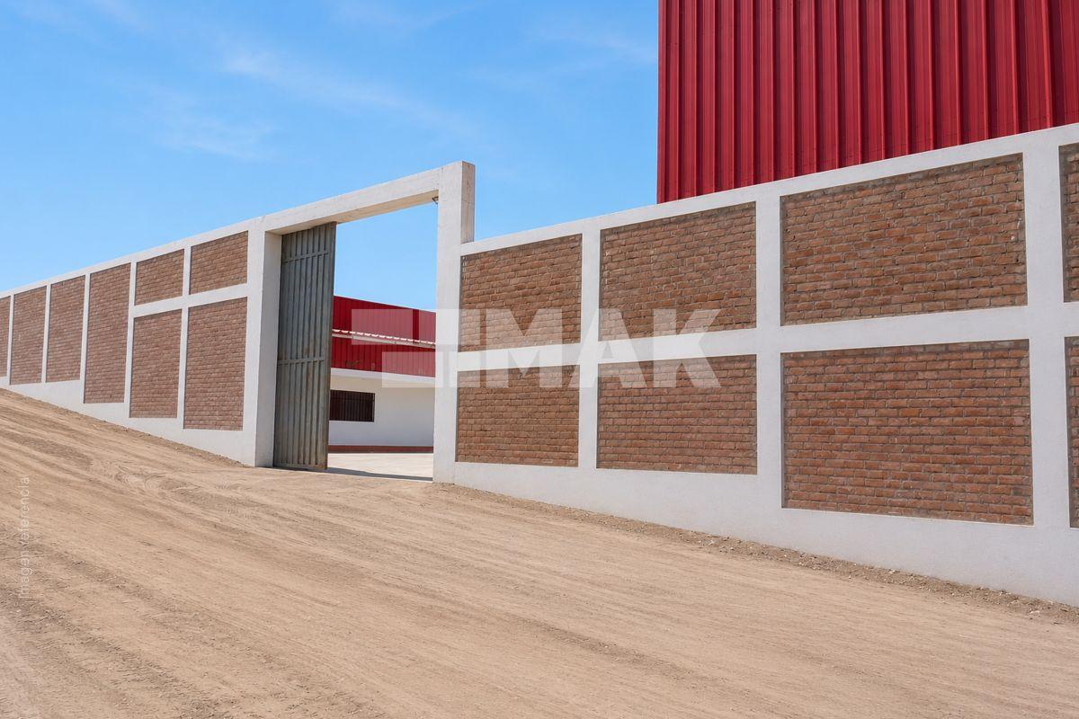 ¡Local Industrial de Estreno con Acceso a La Car. Panamericana Sur!