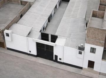 Local Industrial en Venta en Sjl con Nave, Patio de Maniobras y Acceso a Av. Wiesse