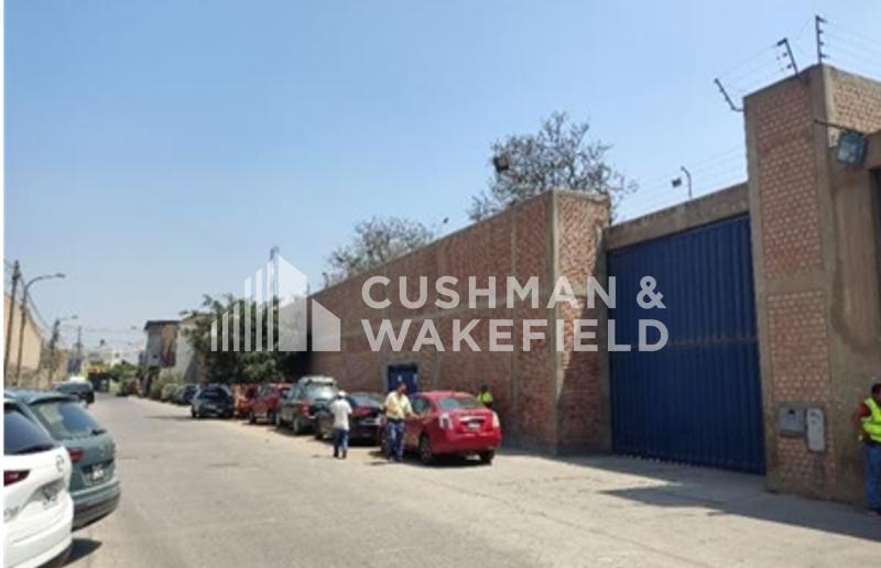Venta de Local Industrial en Los Olivos