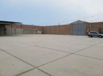 Local Industrial o Almacén | 2, 500 m² | con Oficinas | Portón Para Caminoes | Techos de Tijeral