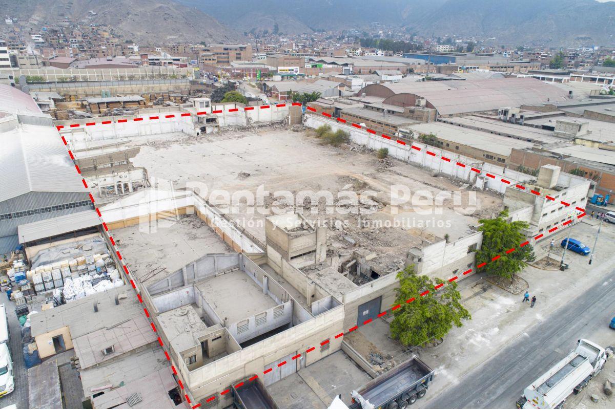 Venta Local Industrial de 11, 019 m² Av. Santuario C/ Las Lomas - Zarate - S. J. l.